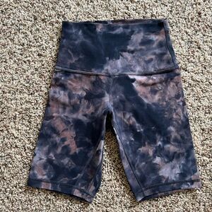 Lululemon Athletica Black and Brown Patterned biker shorts
